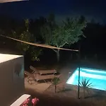 Sunsets And Olive Trees בית הארחה Messíni