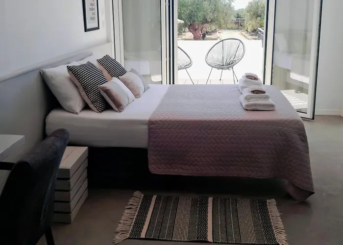 Sunsets And Olive Trees 4* Messíni